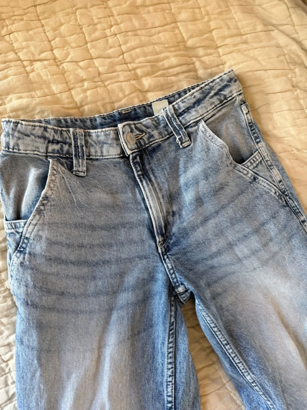 Girls H&M wide leg Light Blue Washed Cargo Jeans - Picture 2 of 10